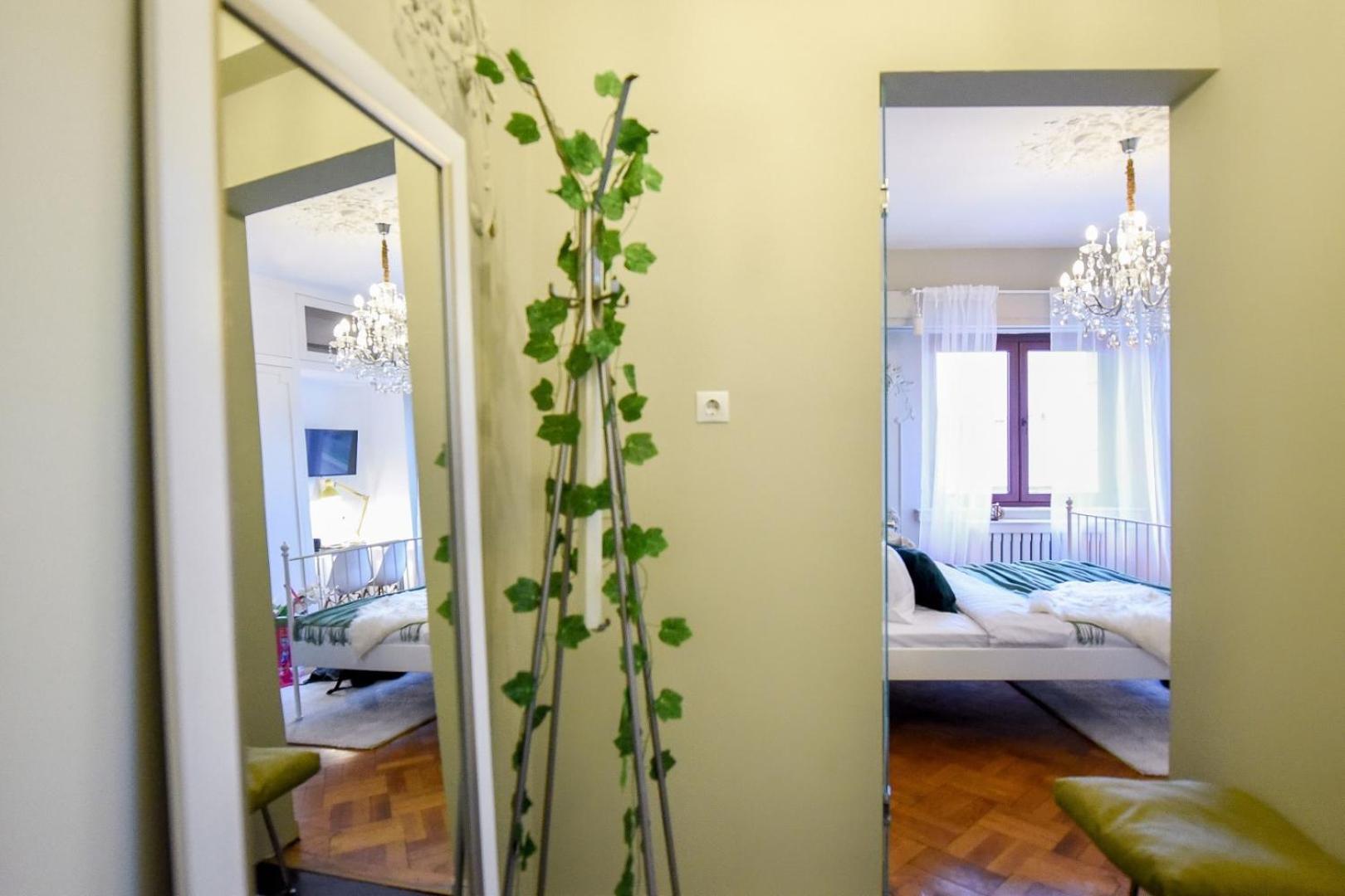 Cozy Studio Overlooking The Old Town Bucarest Extérieur photo